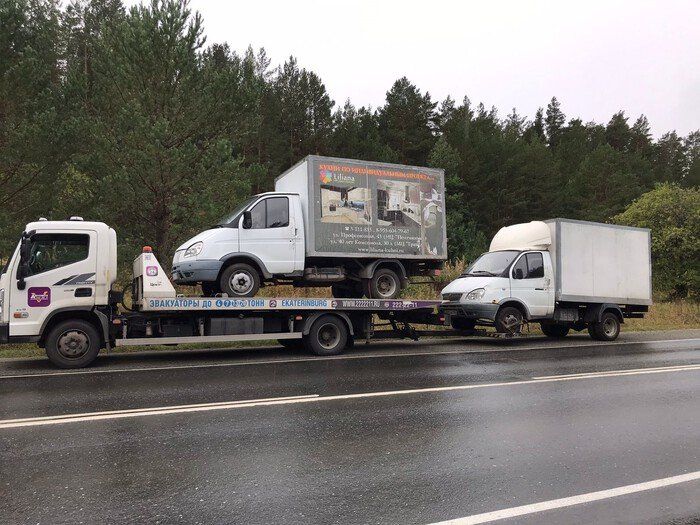 Эвакуация двух автомобилей одновременно 